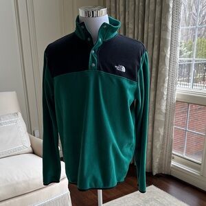 The North Face Forest Green and Black Men’s Fleece